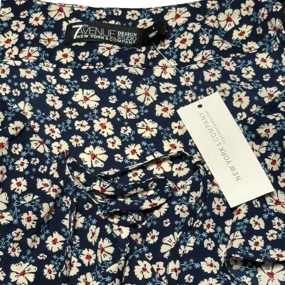 NEW!  7th‎ Avenue Design Studio New York & Company Large Navy Blue Floral Blouse - Picture 8 of 12